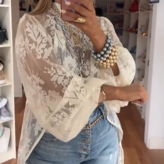 Top informal de cuello redondo con encaje, parte delantera corta y espalda larga