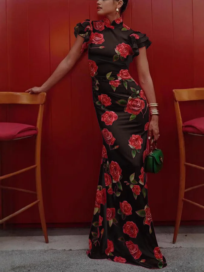 Vestido largo estilo cheongsam con mangas acampanadas y estampado floral de rosas